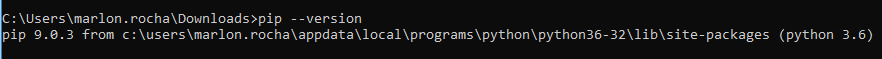 Comando pip --version sendo executado em CMD